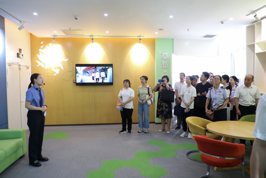 以法治底色 绘文明画卷——钟祥市检察院开展“文明单位开放日”交流互鉴活动